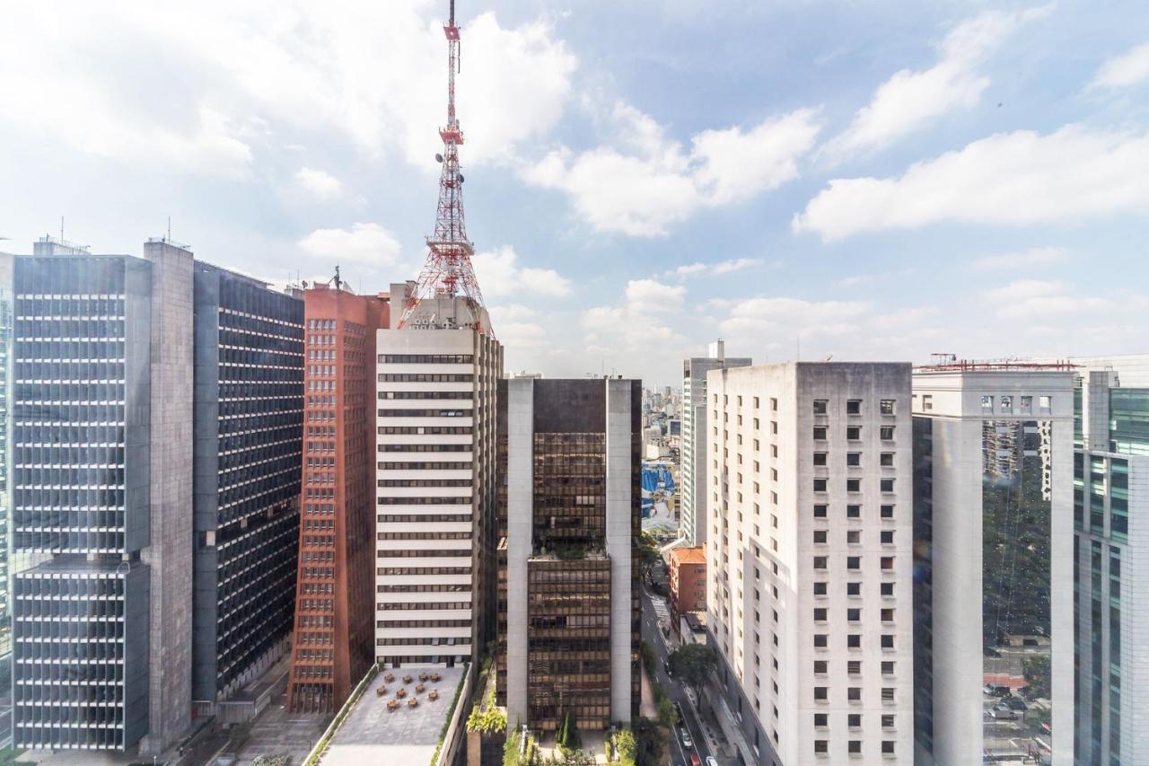 Suíte com excelente localização na Av Paulista SP *
